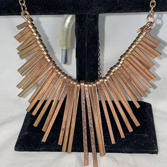 Necklace with large metal fringe - Picture 2 of 4
